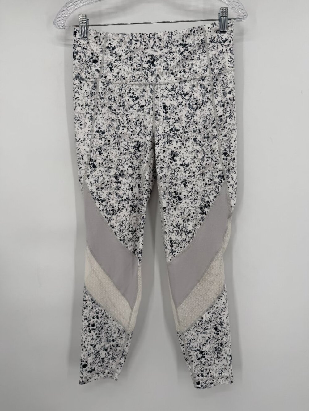 Athleta Women’s M Printed Mesh Panel High Rise Cropped Leggings